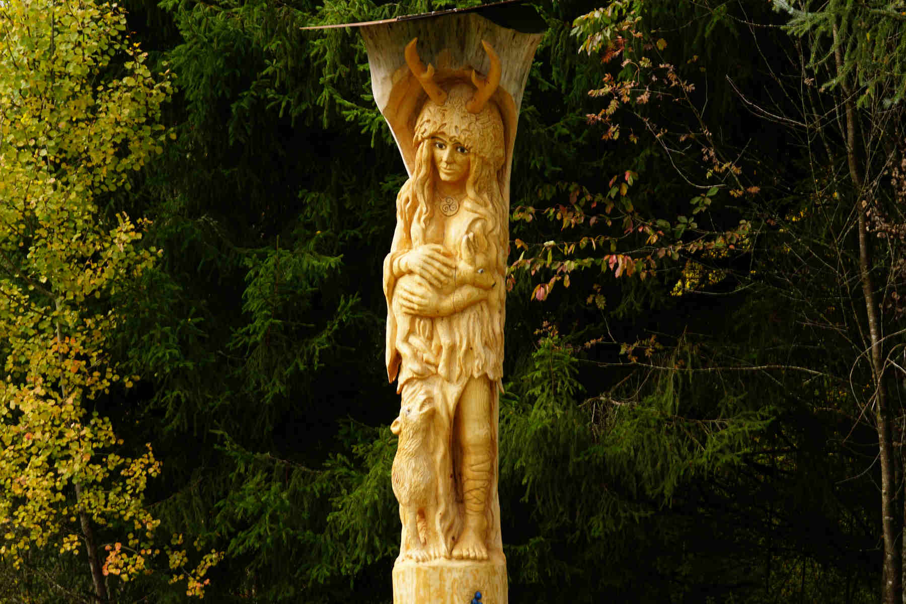 "Abnoba" - keltische Göttin des Schwarzwaldes (mons Abnoba) am  Hochmoor Hinterzarten, im August 2023, Thomas Rees