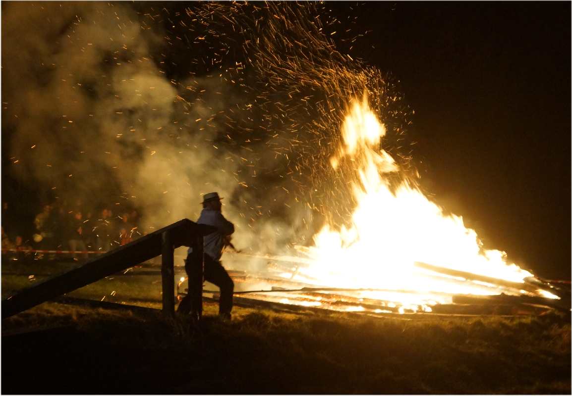 Scheibenschlagen am Baum der Erkenntnis, März 2014, thomas rees 04